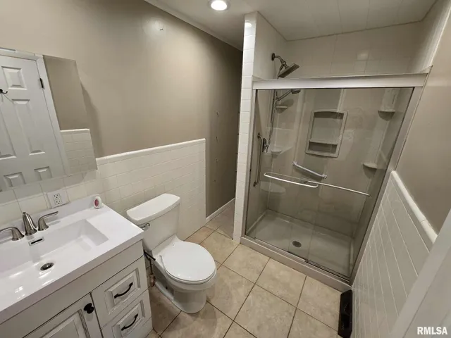 $183,900 | 12152 East Meadows Drive, Mount Vernon, IL 62864