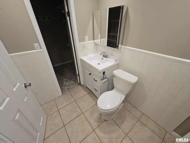 $183,900 | 12152 East Meadows Drive, Mount Vernon, IL 62864