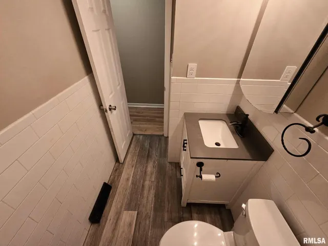 $183,900 | 12152 East Meadows Drive, Mount Vernon, IL 62864