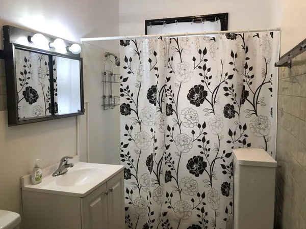 $1,200 | 6841 South Prairie Avenue, Unit 1, Chicago, IL 60637