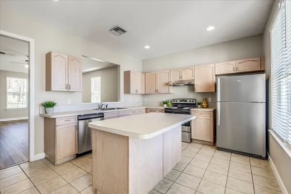 $2,550 | 3570 Four Oaks Boulevard, Tallahassee, FL 32311