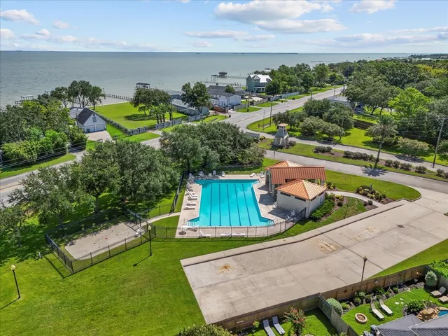 a view of a yard with furniture