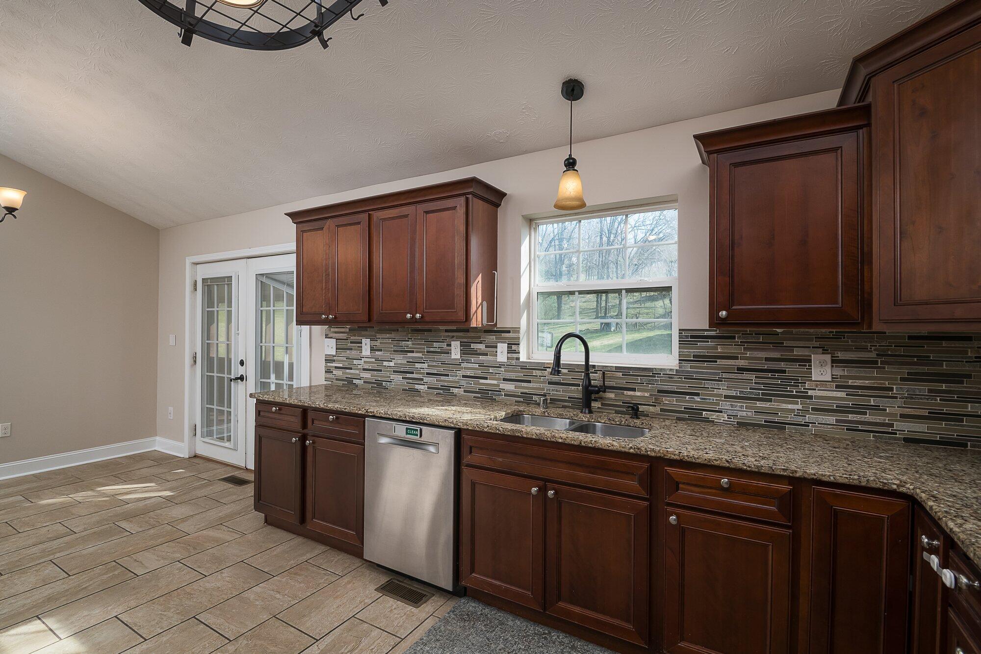 3070 Goshen Road Winchester, KY 40391 - Photo 6 of 38 3070_goshen_rd_3_27_24-013.jpg-SMALL