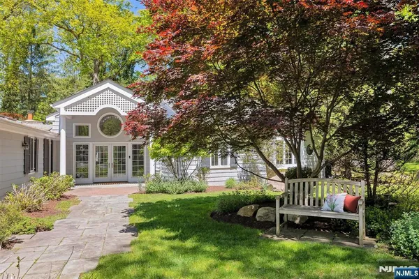 $1,249,000 | 1 Hickory Lane, Roseland, NJ 07068