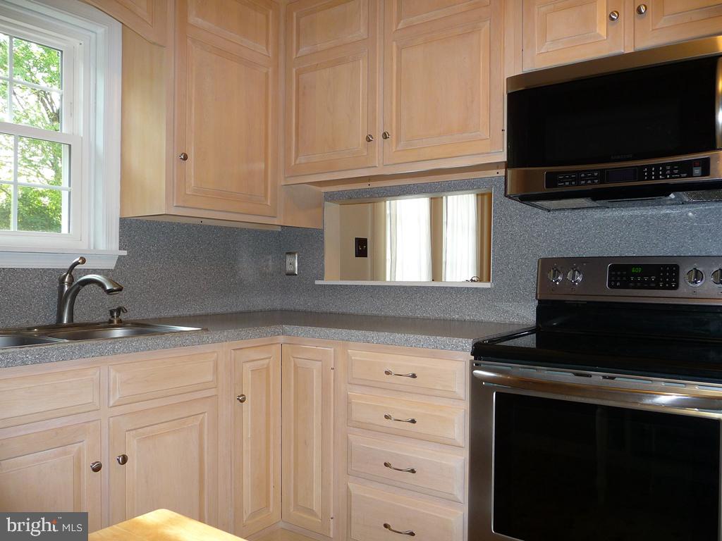 486 Crosswinds Drive Lititz, PA 17543 - Photo 8 of 27 Gallery Image 8