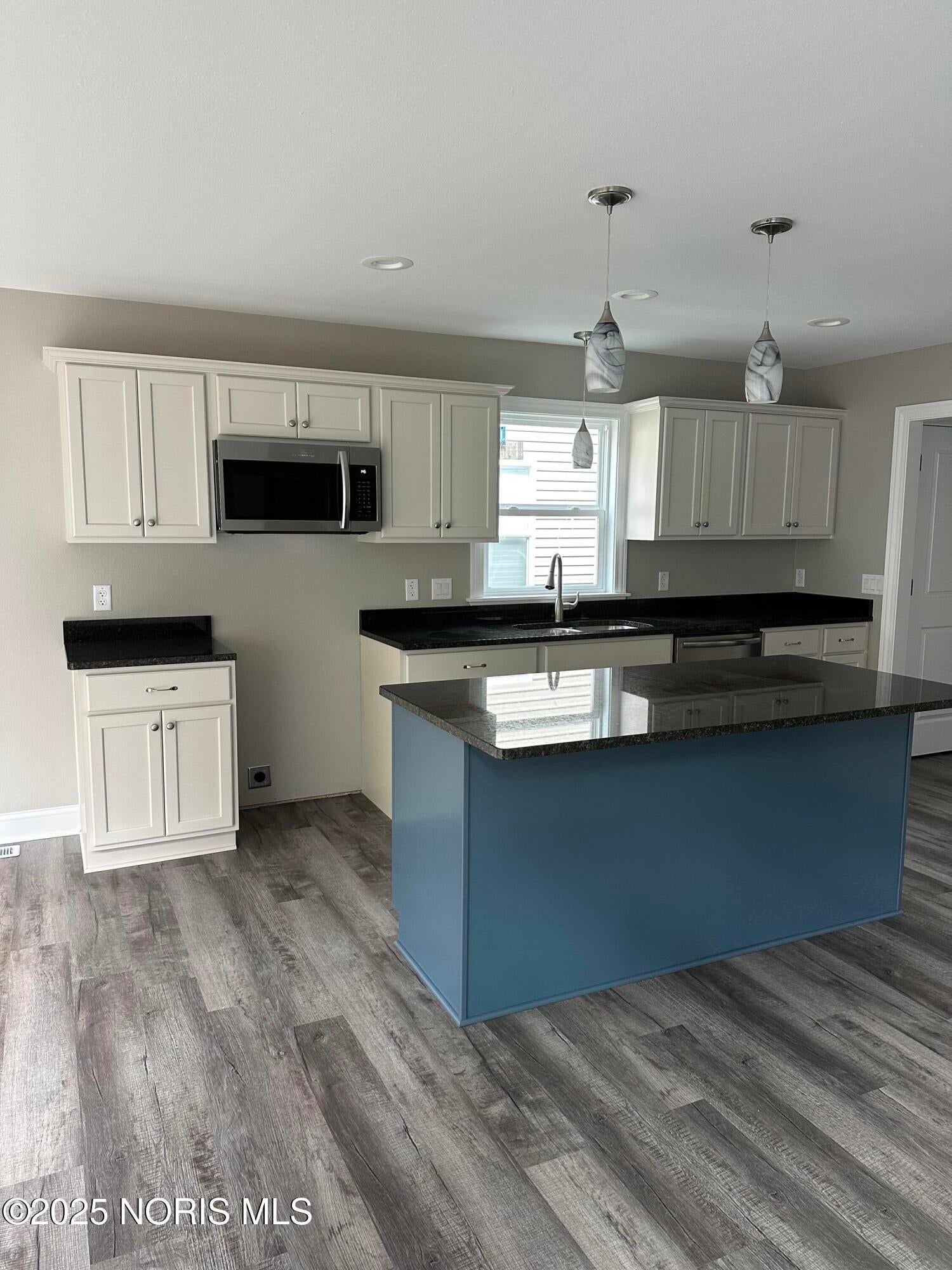 2019 Oakside Road Toledo, OH 43615 - Photo 4 of 8 Kitchen