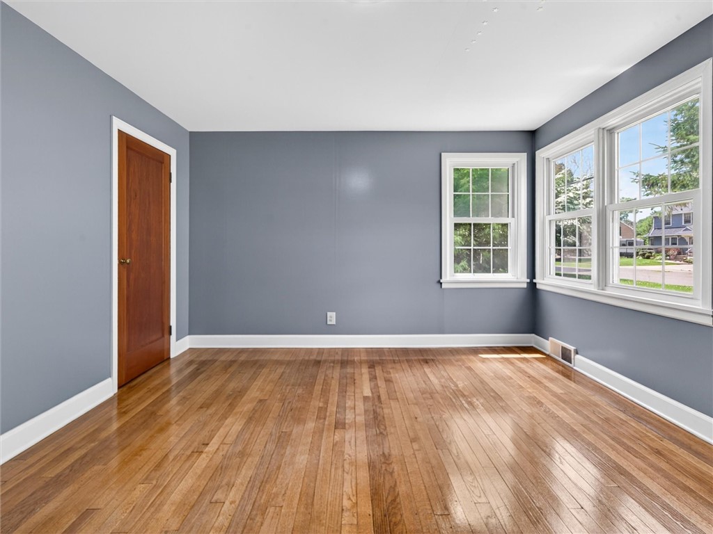 319 Windsor Road Greece, NY 14612 - Photo 5 of 20
