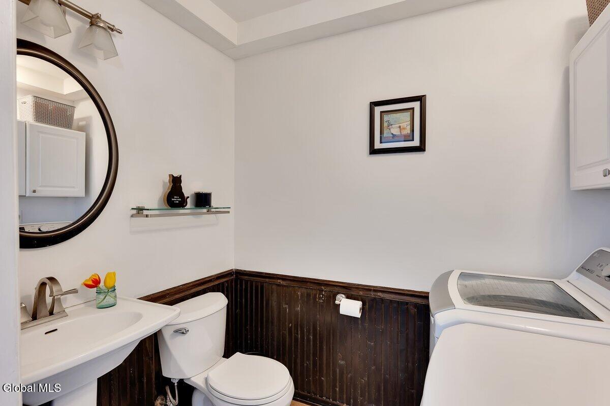 95 Ridgewood Terrace Albany, NY 12203 - Photo 19 of 43 32