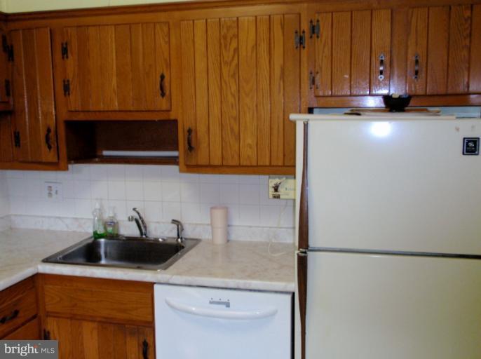 11017 Lombardy Road Silver Spring, MD 20901 - Photo 6 of 12 Kitchen