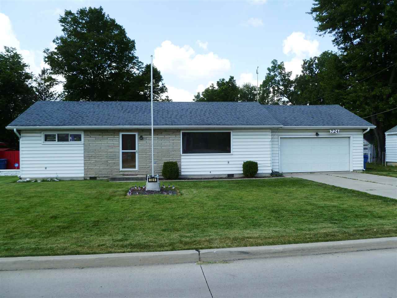 724 Hartzell Road New Haven, IN 46774 - Photo 1 of 11 Gallery Image 1