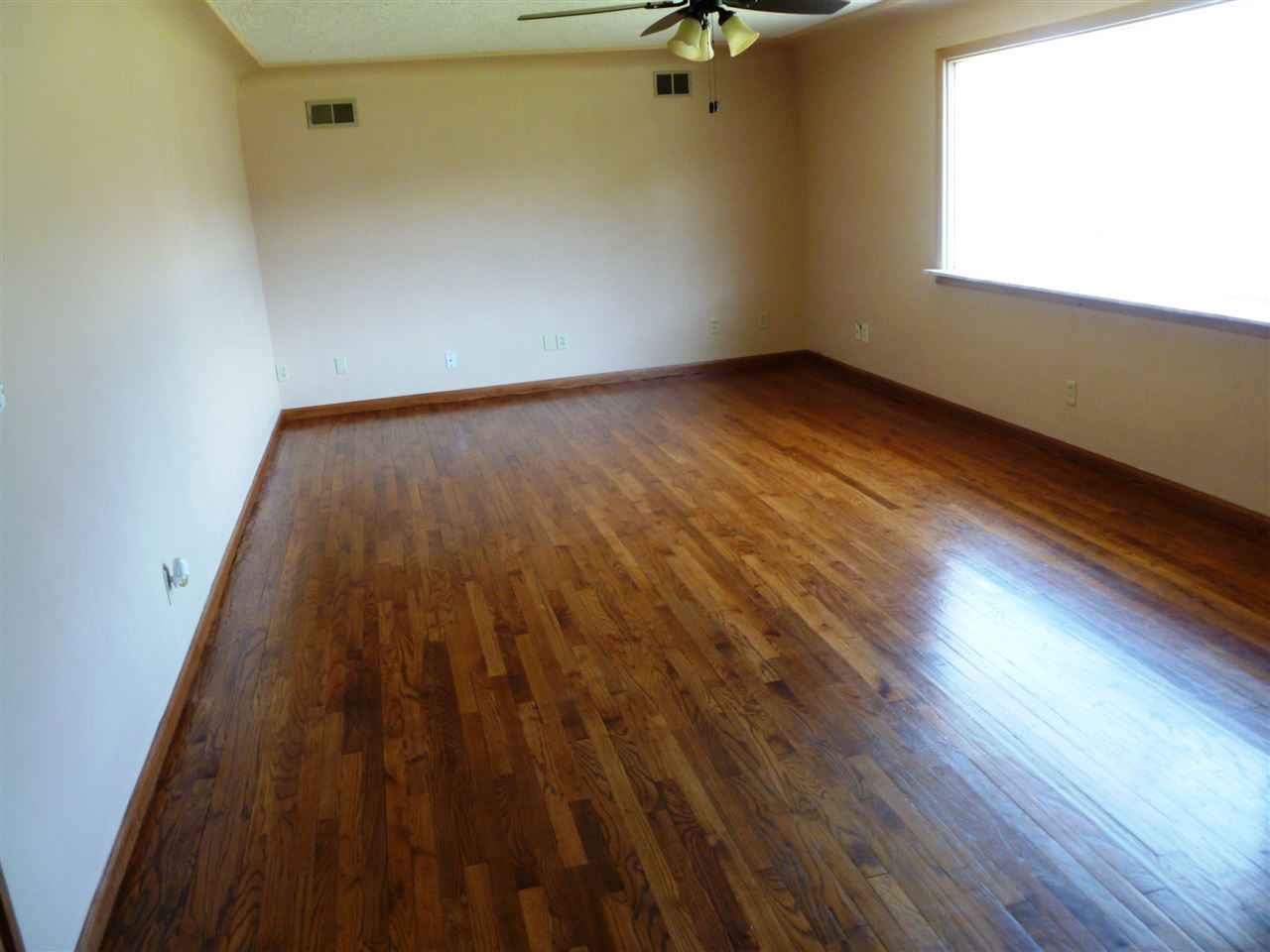 724 Hartzell Road New Haven, IN 46774 - Photo 2 of 11 Gallery Image 2