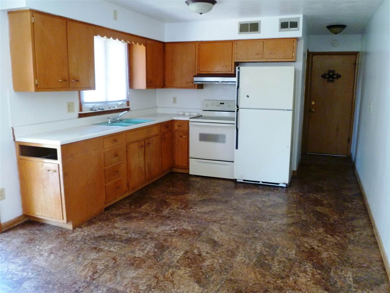 724 Hartzell Road New Haven, IN 46774 - Photo 4 of 11 Gallery Image 4