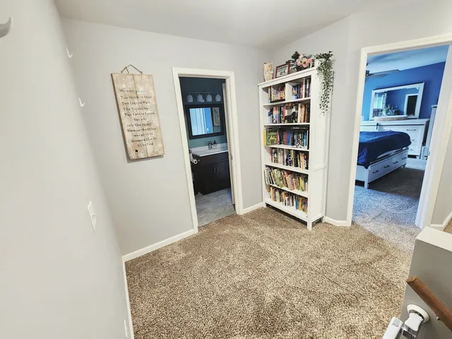 a view of livingroom with furniture
