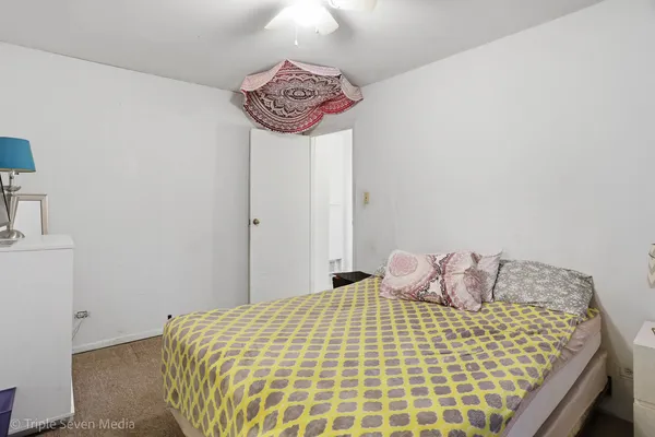 $375,000 | 1000 North Bluebonnet Lane, Hoffman Estates, IL 60169