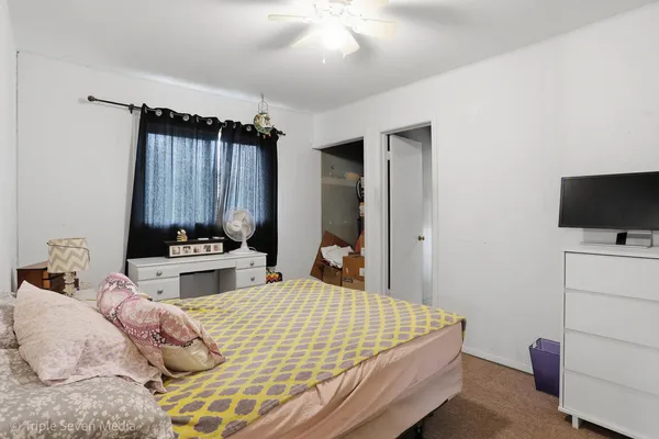 $375,000 | 1000 North Bluebonnet Lane, Hoffman Estates, IL 60169
