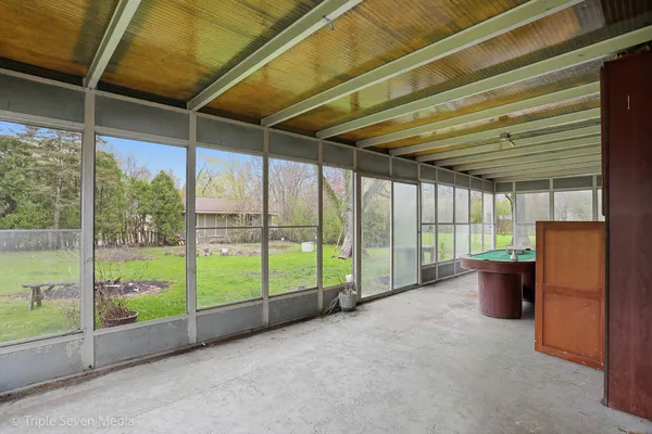 $375,000 | 1000 North Bluebonnet Lane, Hoffman Estates, IL 60169