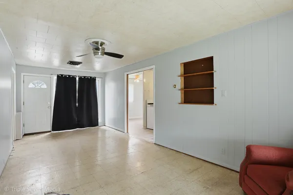 $375,000 | 1000 North Bluebonnet Lane, Hoffman Estates, IL 60169