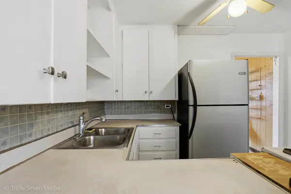 $375,000 | 1000 North Bluebonnet Lane, Hoffman Estates, IL 60169