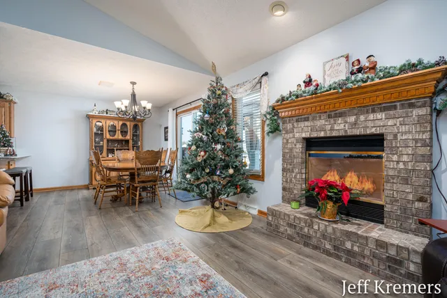 $484,900 | 2713 Gullmont Drive Southwest, Wyoming, MI 49418