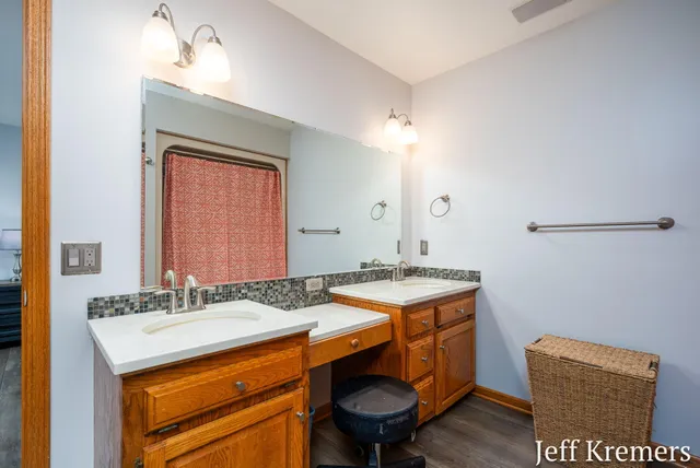 $484,900 | 2713 Gullmont Drive Southwest, Wyoming, MI 49418