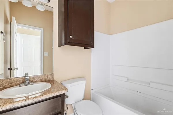 $1,100 | 3605 Fairmont Avenue, Unit D, Pharr, TX 78577