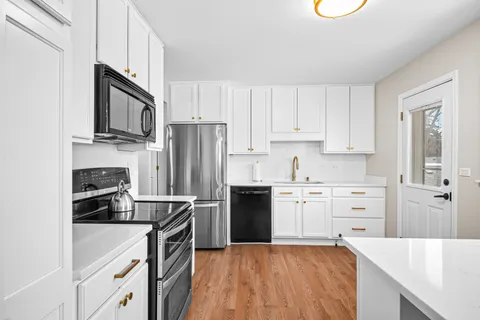 $449,000 | 5805 Rose Court, Countryside, IL 60525