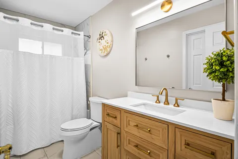 $449,000 | 5805 Rose Court, Countryside, IL 60525