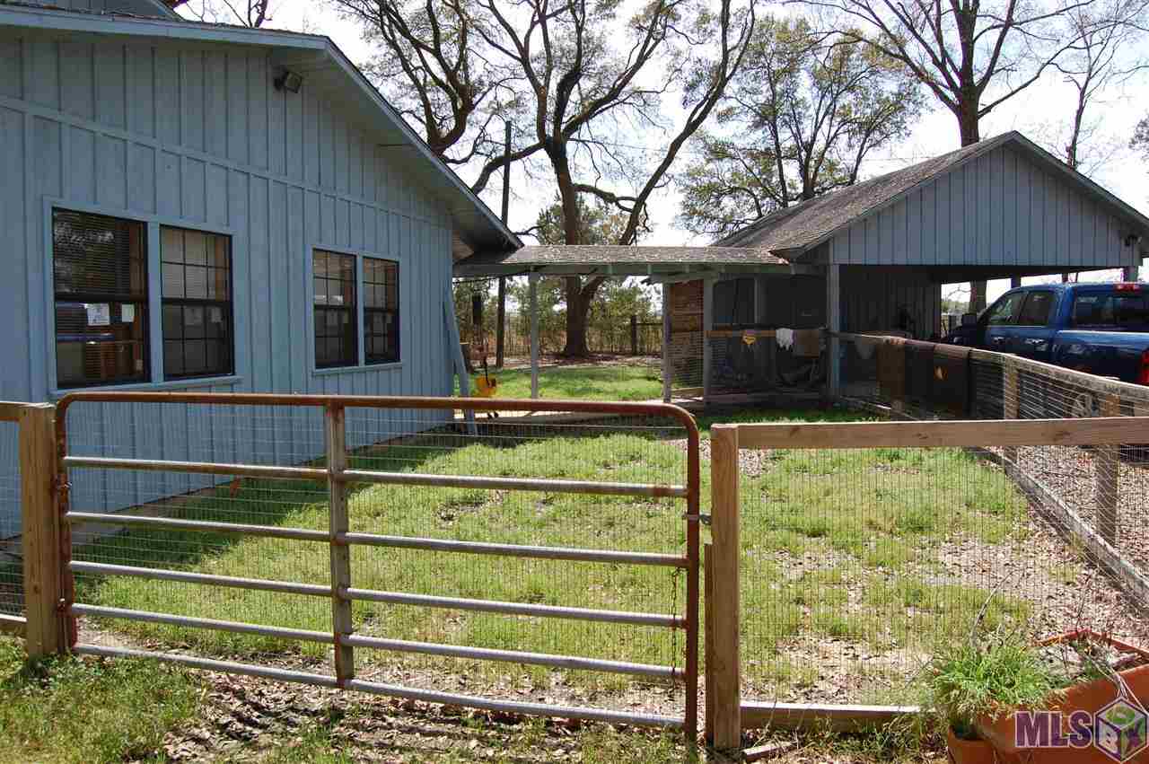 10310 Sims Road Denham Springs, LA 70706 - Photo 28 of 37 Carport and Walkway