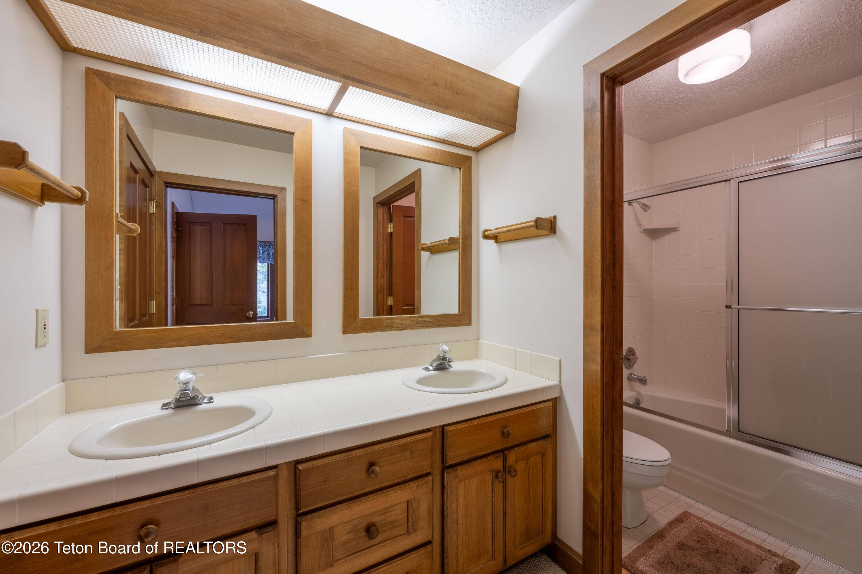 120 Rancher Street, Unit 6 Jackson, WY 83001 - Photo 17 of 25 Bathroom 2