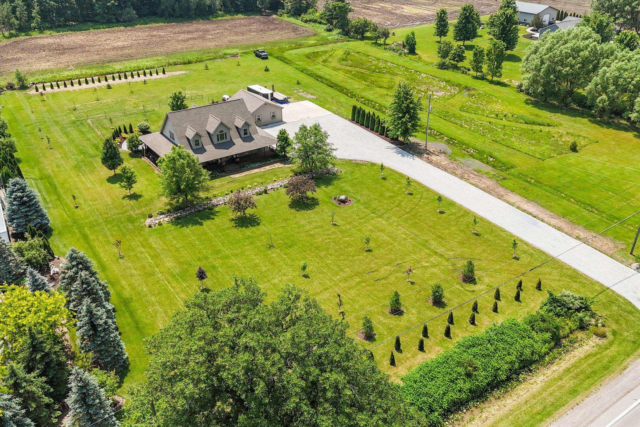 9209 Peet Road Chesaning, MI 48616 - Photo 58 of 65 50145965-b6b3e7a2-0457-4948-b8a8-44704d2a7d2c.JPG