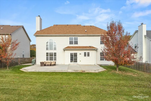 $515,000 | 945 Wyndham Drive, South Elgin, IL 60177