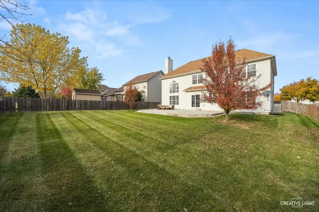 $515,000 | 945 Wyndham Drive, South Elgin, IL 60177