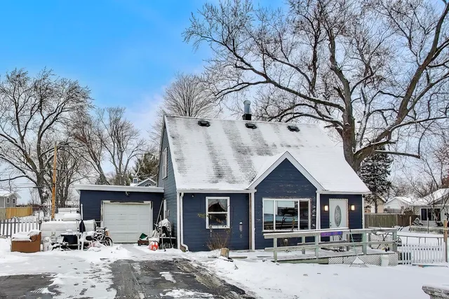 $170,000 | 4910 Parkview Drive, McCullom Lake, IL 60050