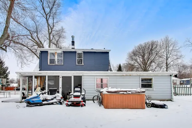 $170,000 | 4910 Parkview Drive, McCullom Lake, IL 60050