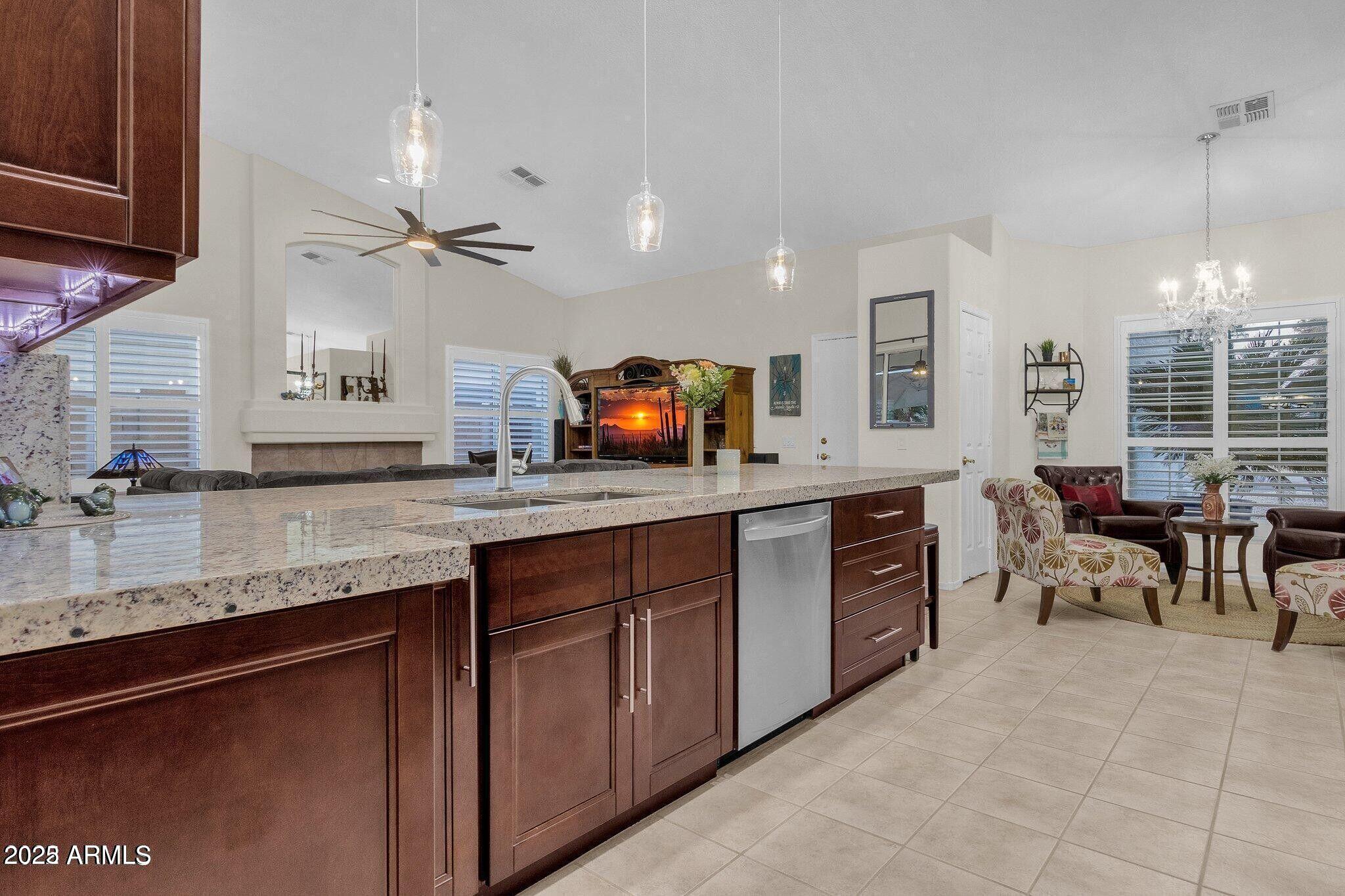 5361 West Linda Lane Chandler, AZ 85226 - Photo 5 of 30 20220408141507154314000000-o