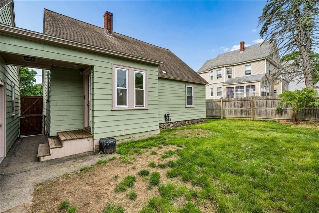 22 Lippold Street Methuen, MA 01844 - Photo 35 of 42