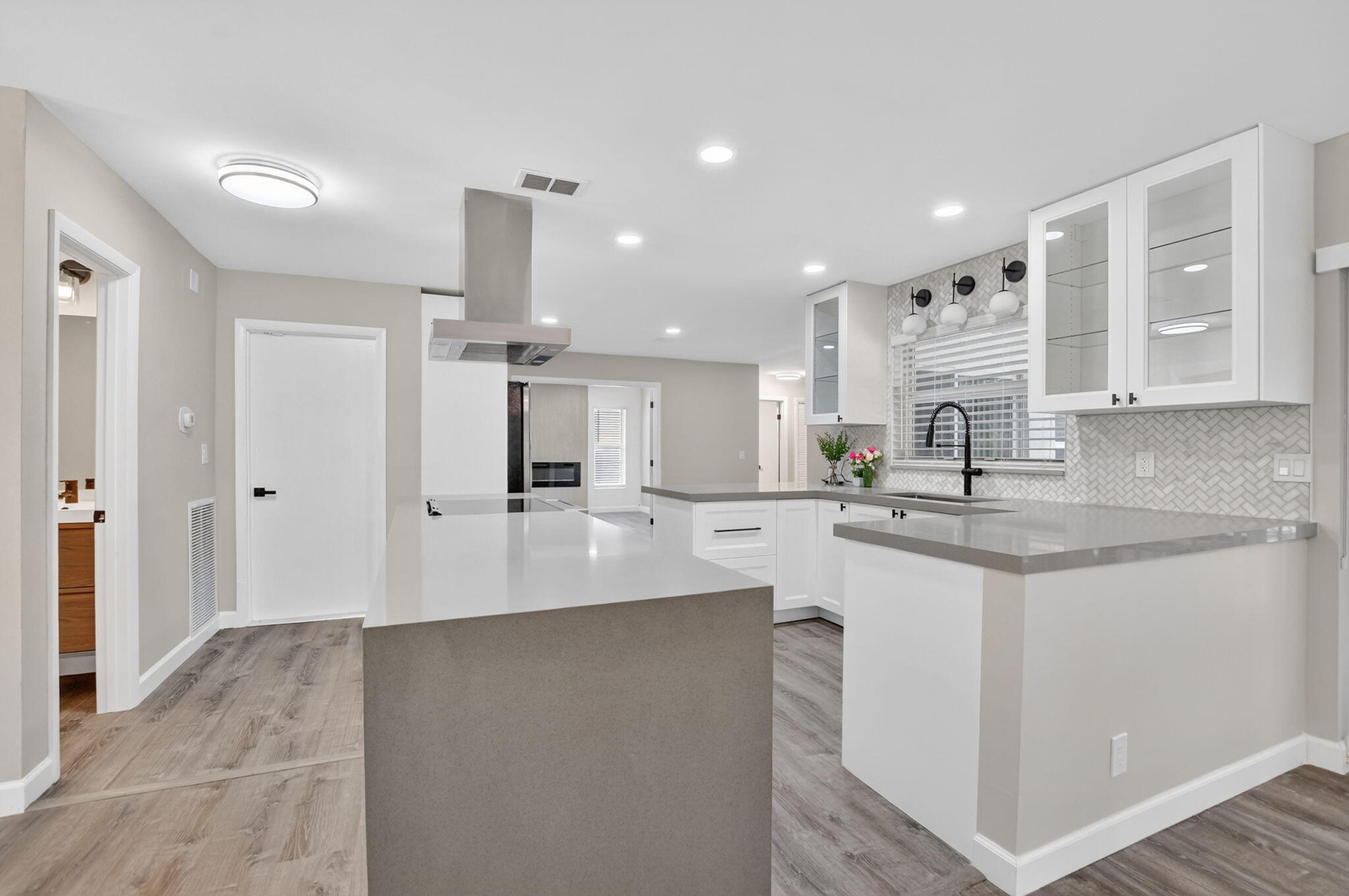 3068 Northwest 25th Way Boca Raton, FL 33434 - Photo 10 of 32 Kitchen