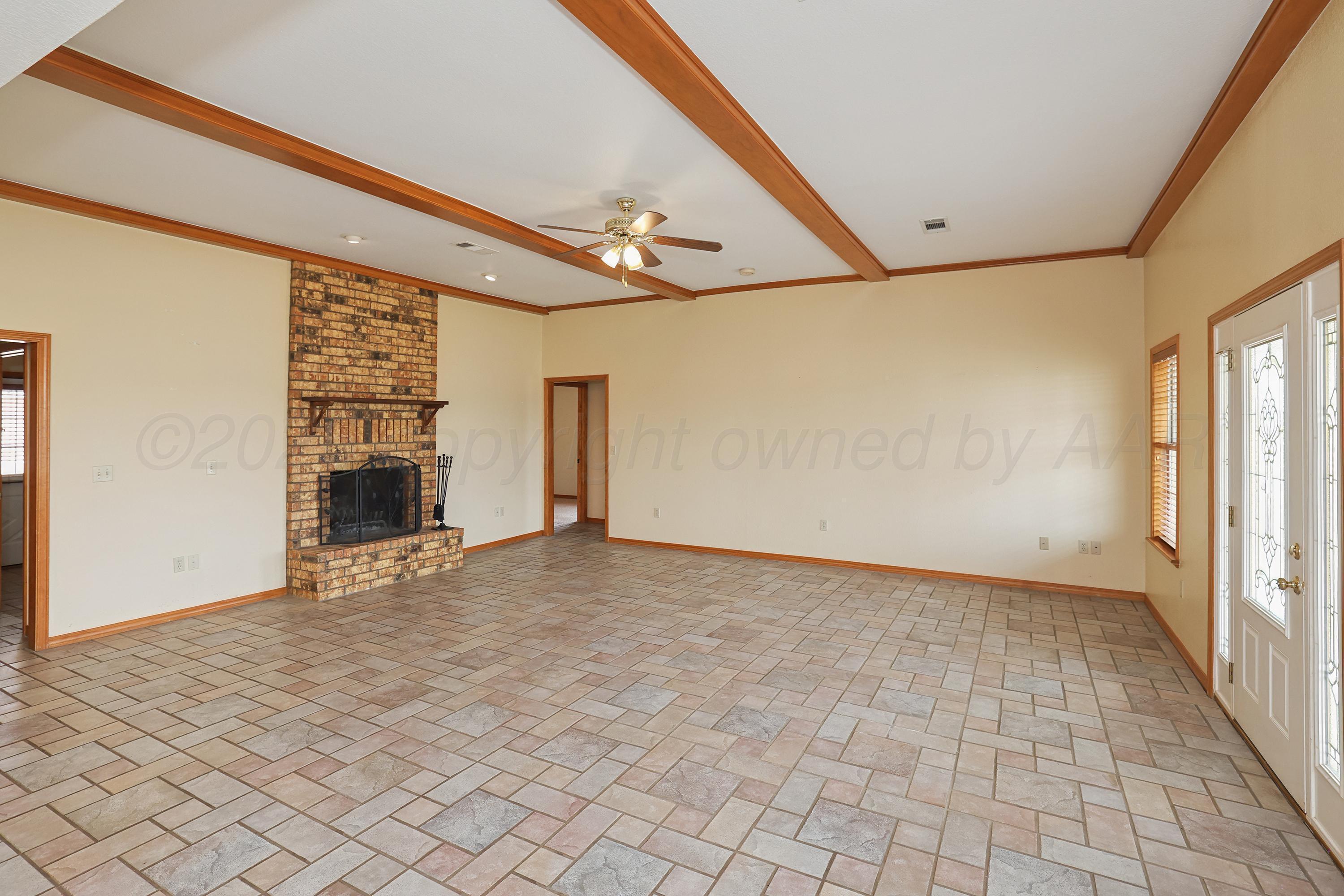 474 West Plantation Road Amarillo, TX 79118 - Photo 9 of 43 11-Living Area
