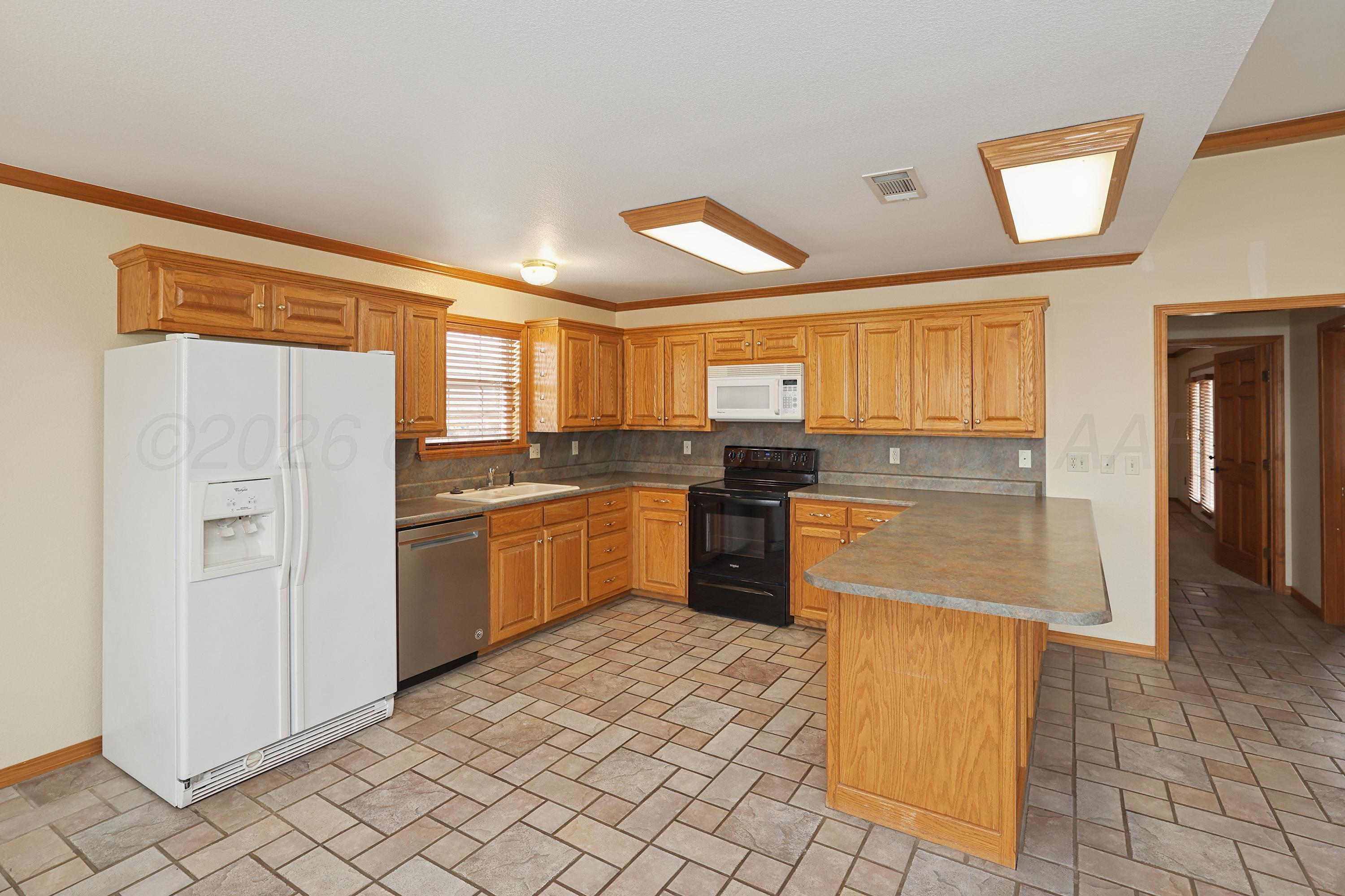 474 West Plantation Road Amarillo, TX 79118 - Photo 13 of 43 15-Kitchen