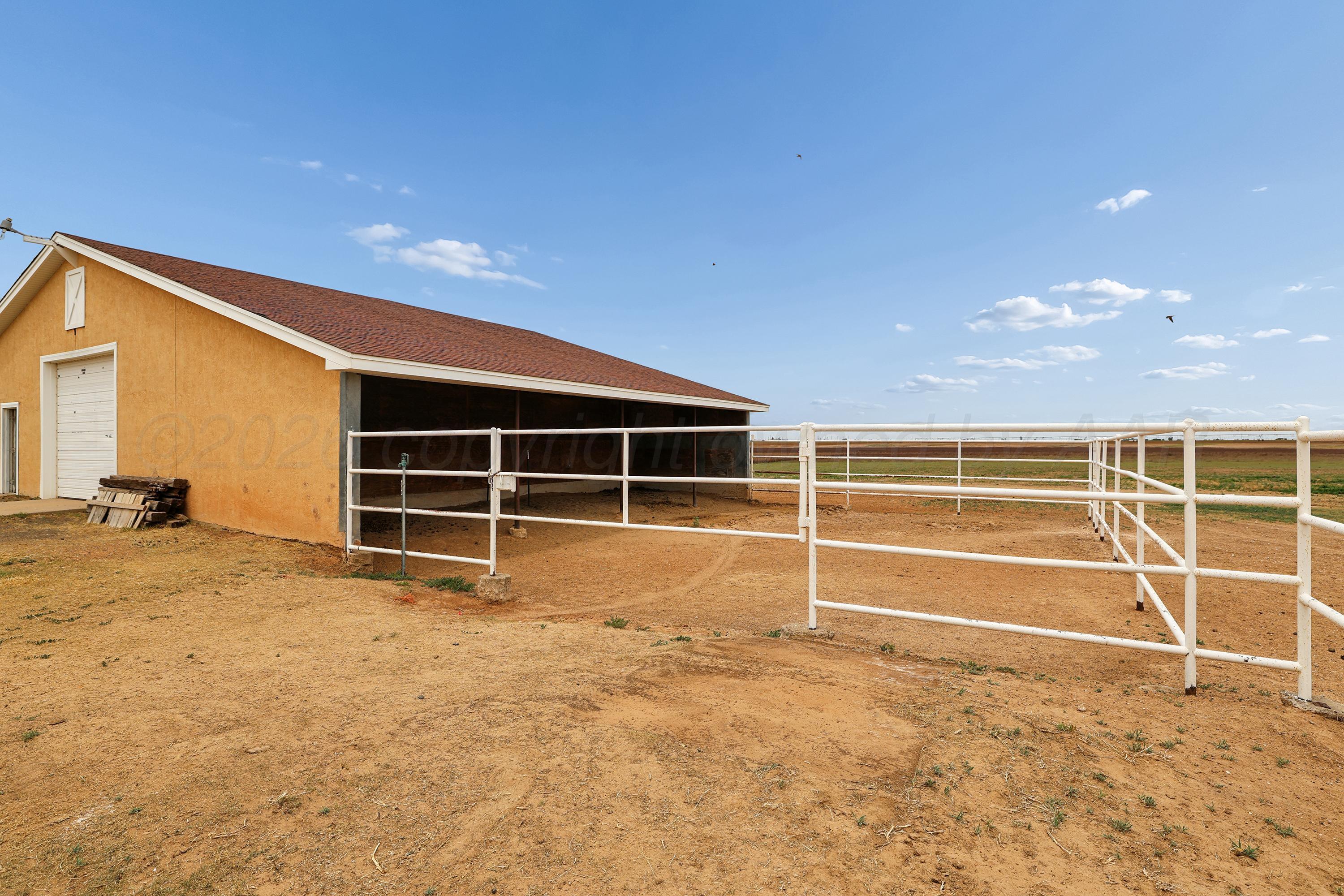 474 West Plantation Road Amarillo, TX 79118 - Photo 31 of 43 33-Horse Stalls
