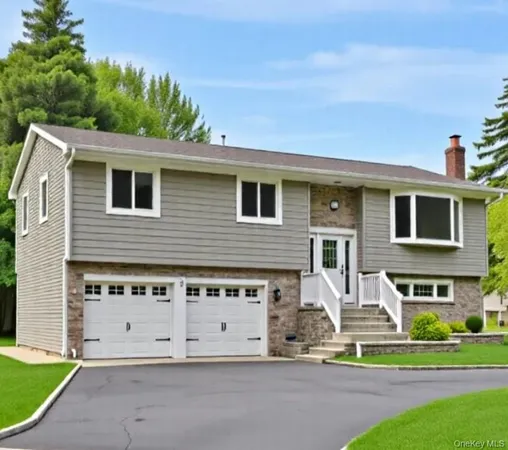 $999,999 | 10 Evelyn Drive, Bethpage, NY 11714