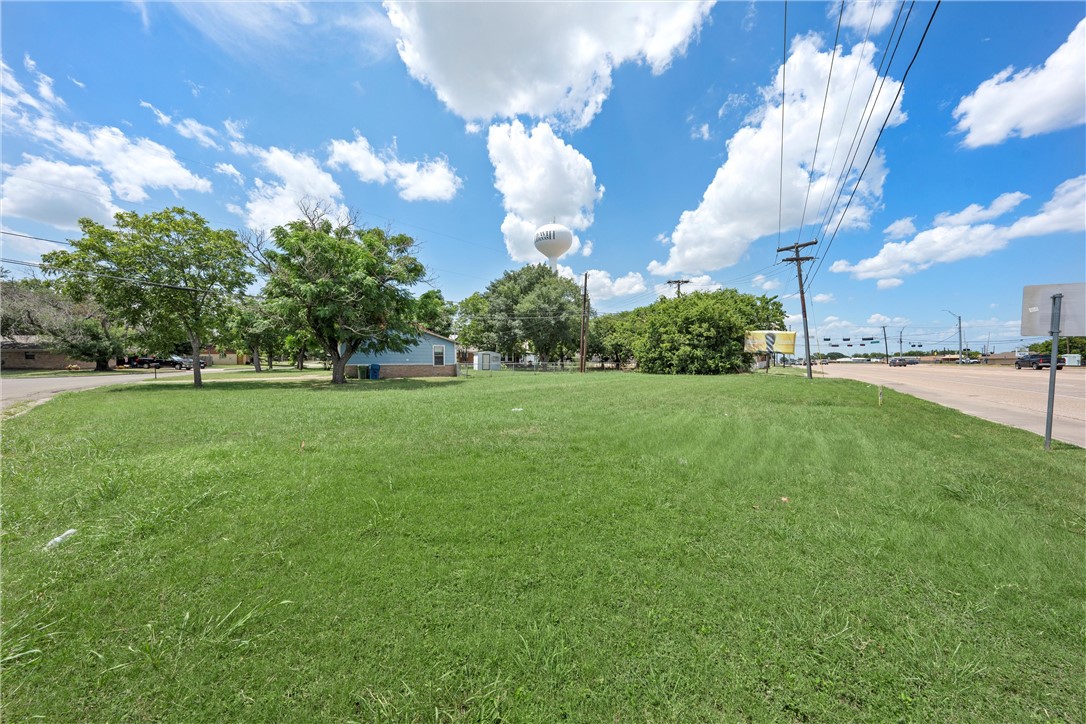 319 Hewitt Drive South Hewitt, TX 76643 - Photo 4 of 4