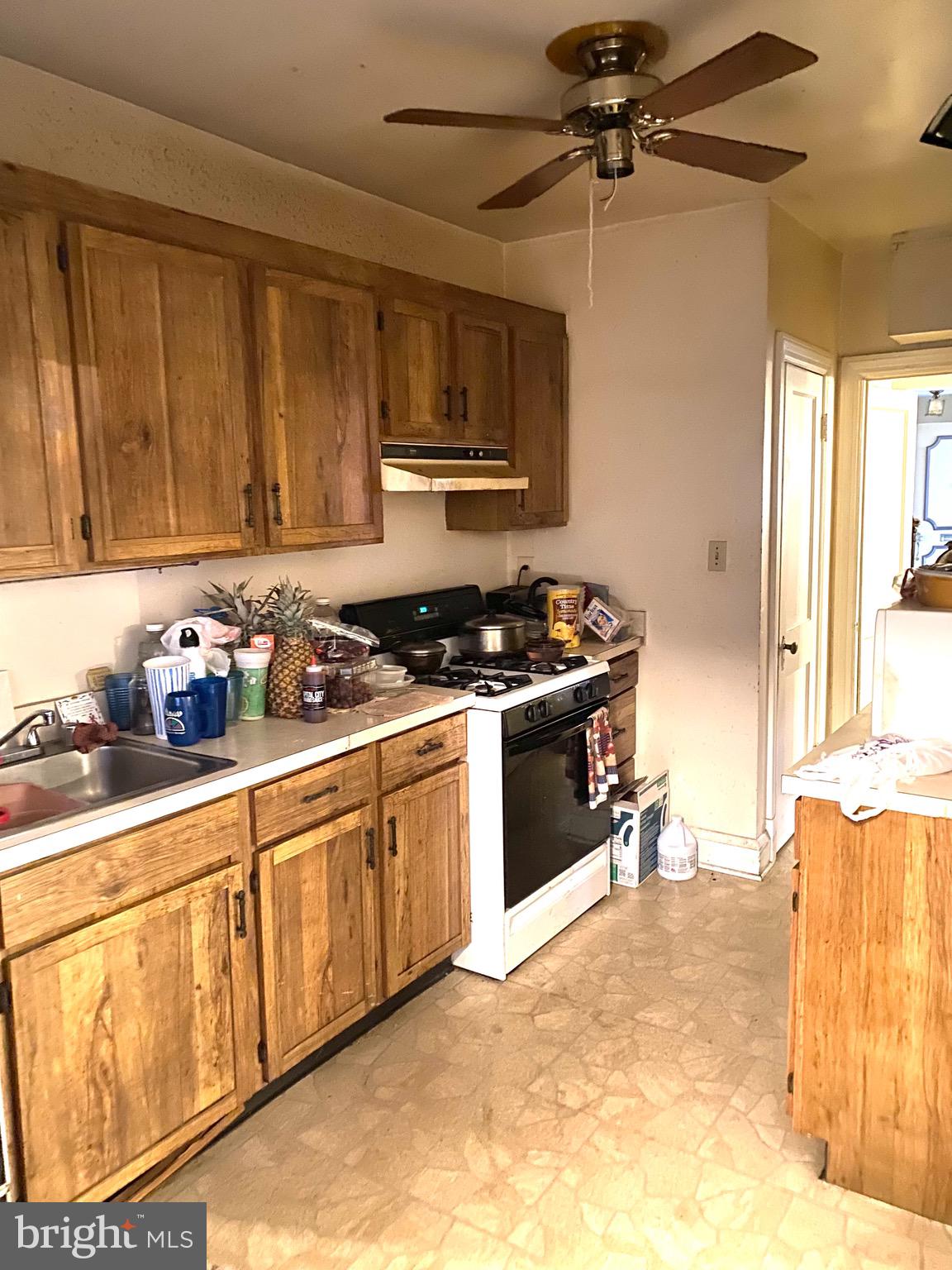 2210 North Rosedale Street Baltimore, MD 21216 - Photo 3 of 15 Gallery Image 3