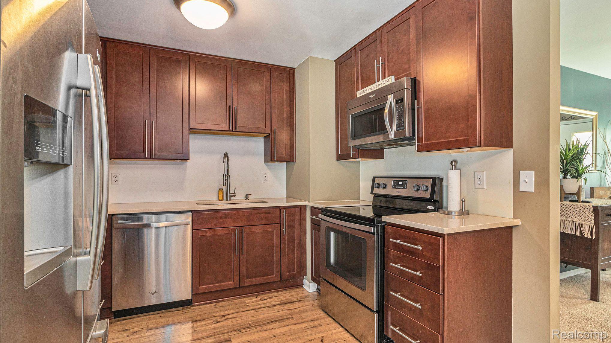903 Brighton Lake Road Brighton, MI 48116 - Photo 6 of 16 Gallery Image 6