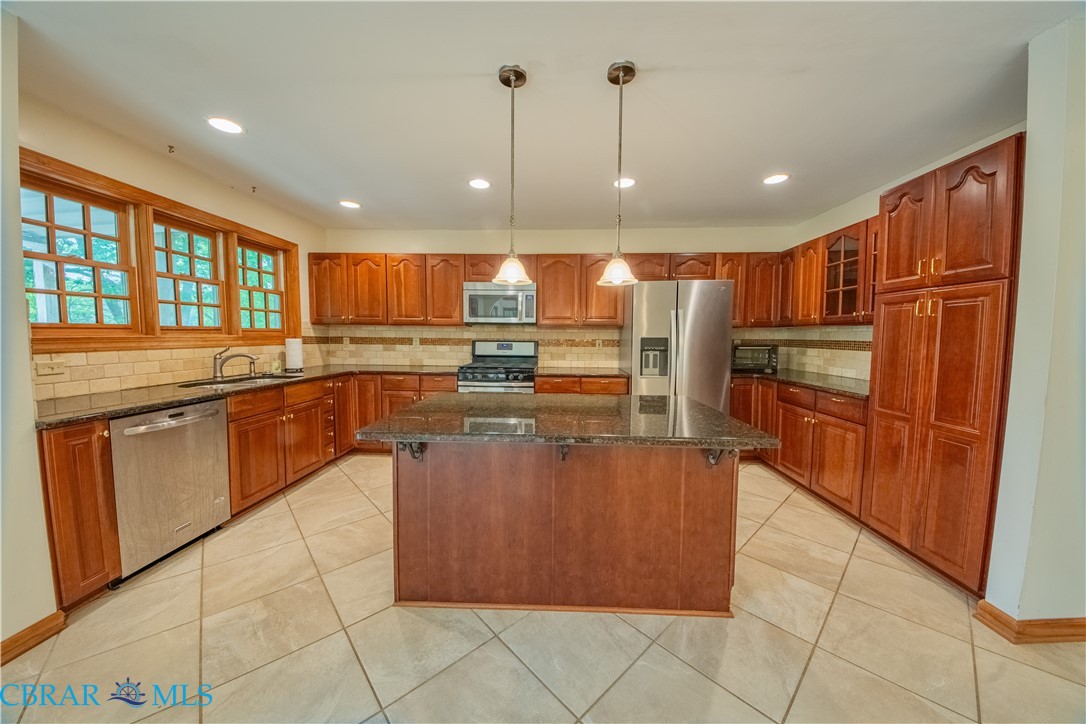 319 Parrotts Cove Road Water View, VA 23180 - Photo 7 of 41