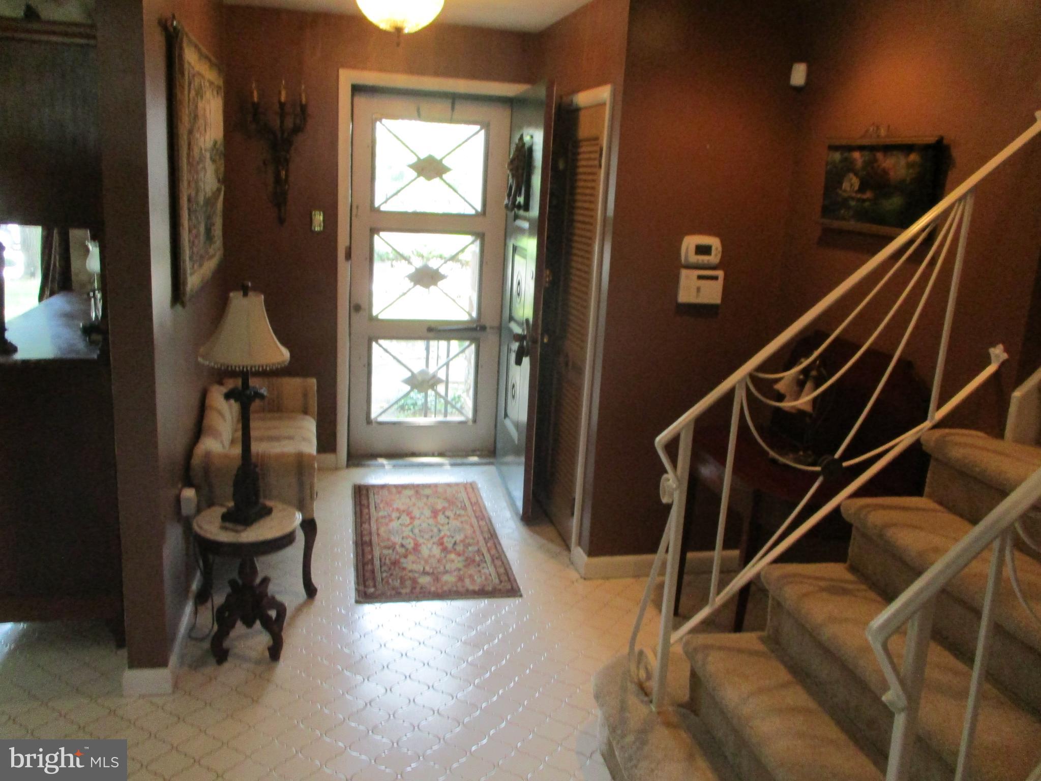 27 Chapel Hill Road Huntingdon Valley, PA 19006 - Photo 14 of 61 Foyer