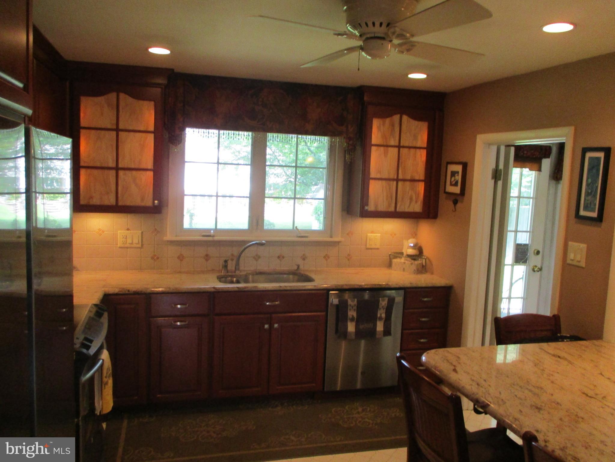 27 Chapel Hill Road Huntingdon Valley, PA 19006 - Photo 23 of 61 Kitchen