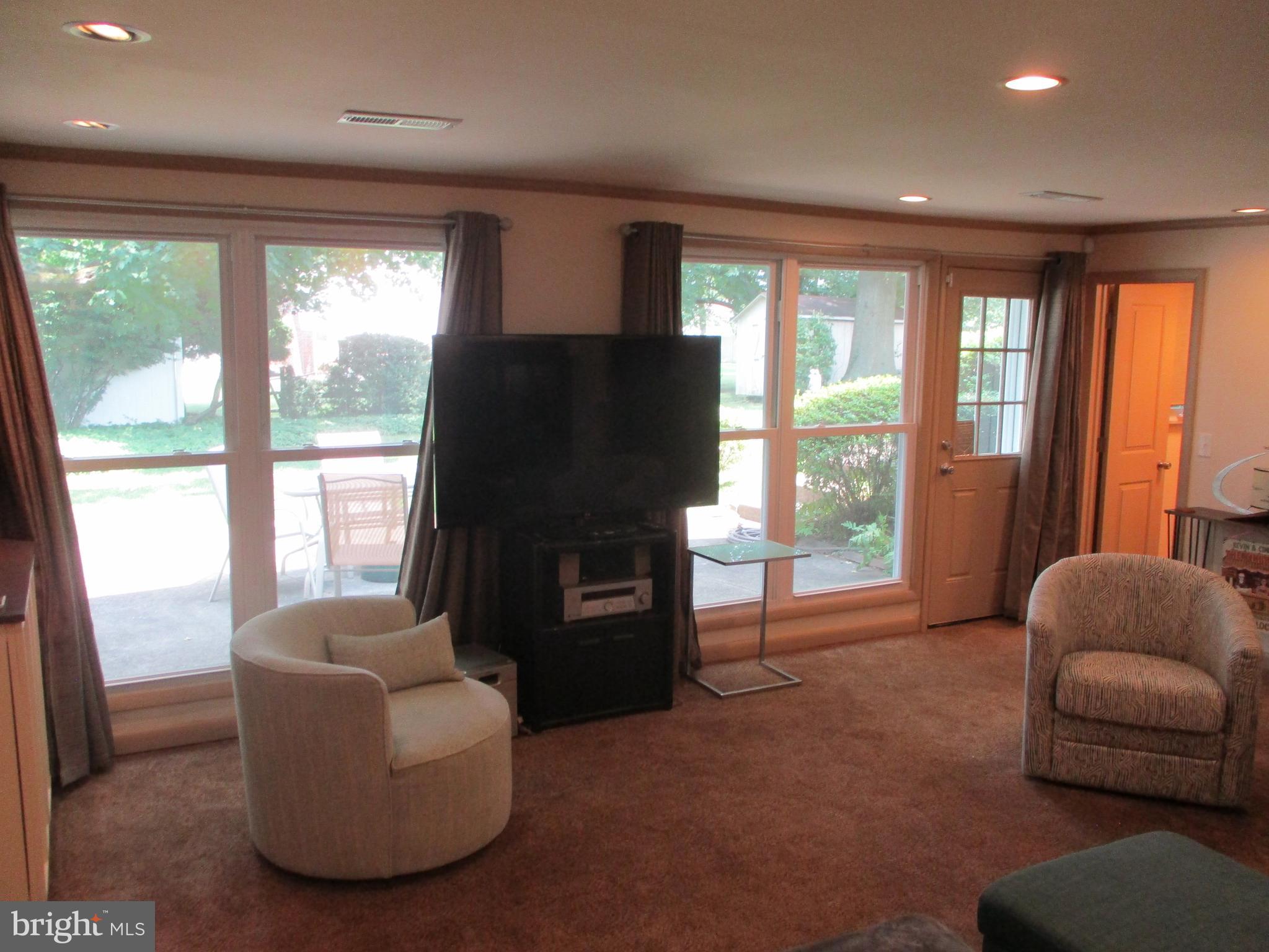 27 Chapel Hill Road Huntingdon Valley, PA 19006 - Photo 30 of 61 Family Room