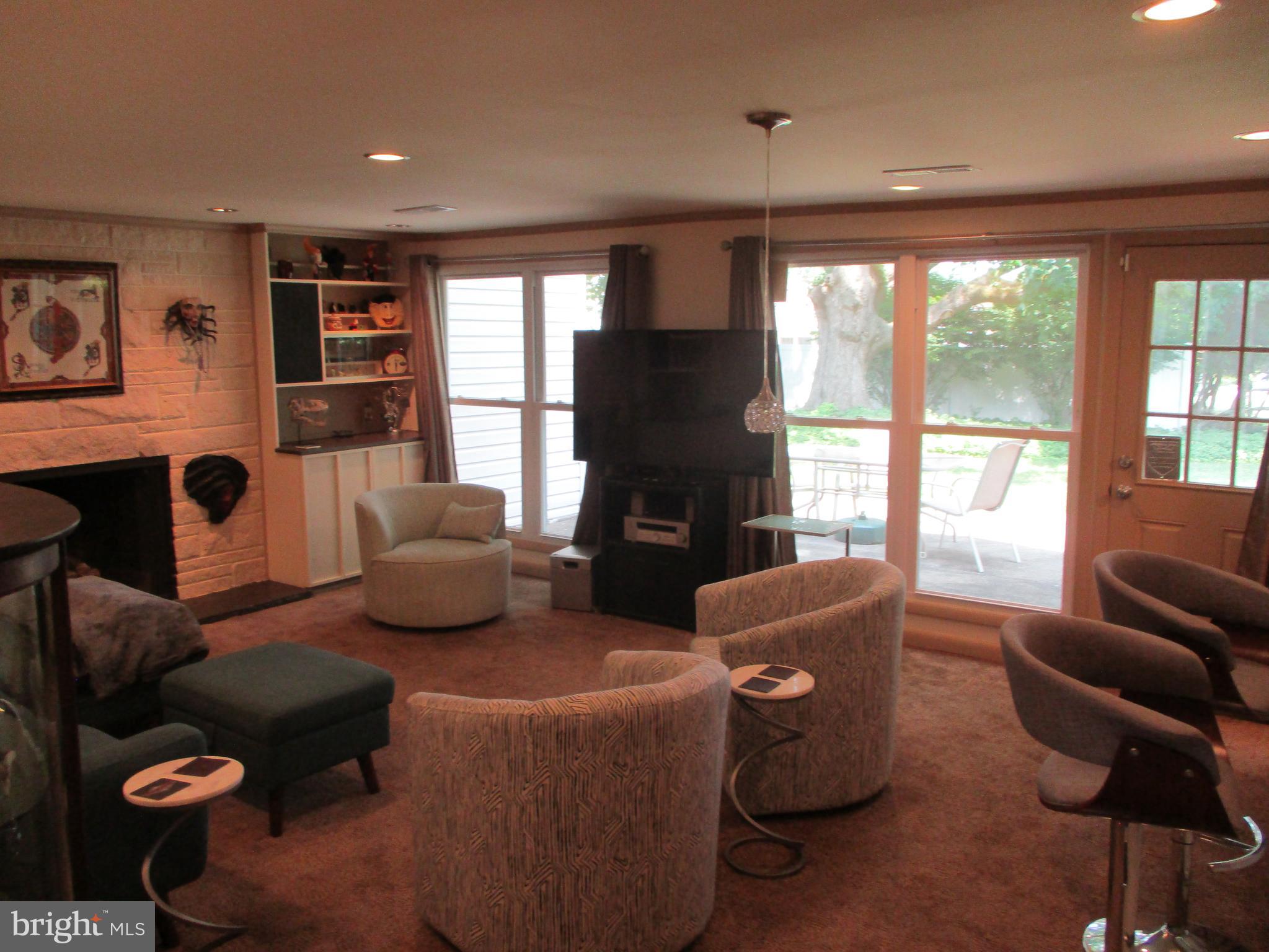 27 Chapel Hill Road Huntingdon Valley, PA 19006 - Photo 32 of 61 Family Room