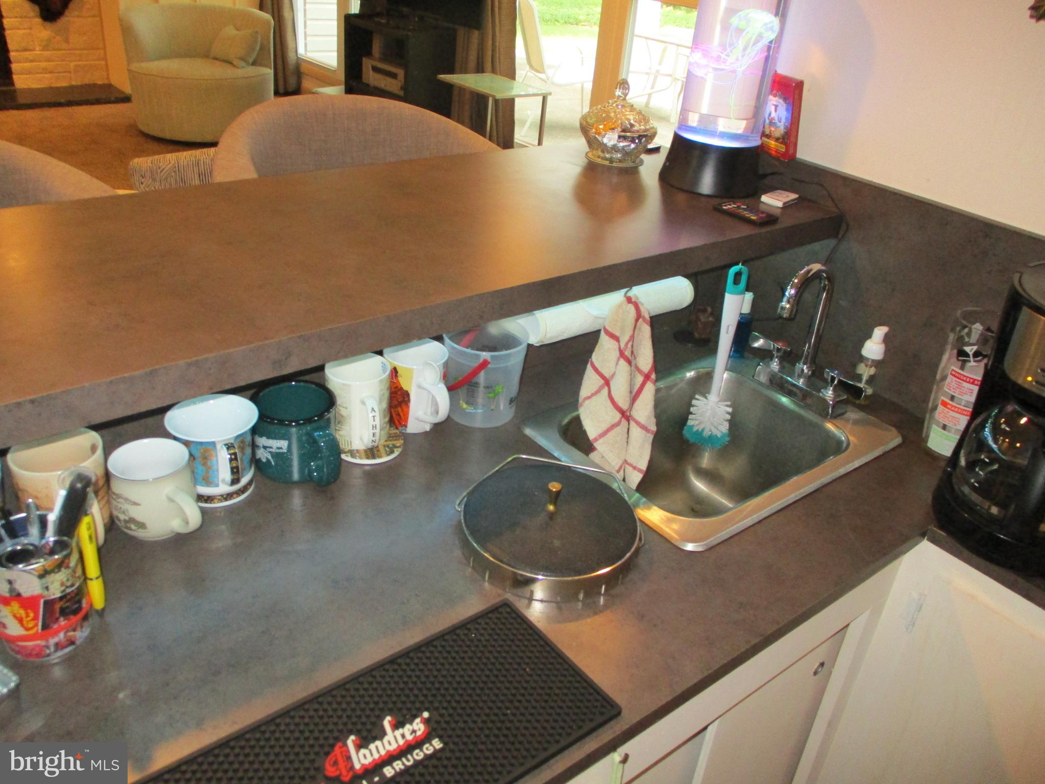 27 Chapel Hill Road Huntingdon Valley, PA 19006 - Photo 34 of 61 Family Room wet bar